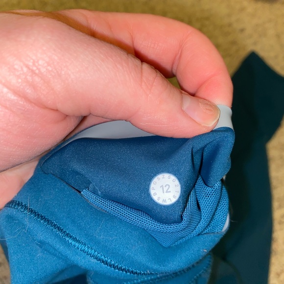 Lululemon leggings - Picture 5 of 10